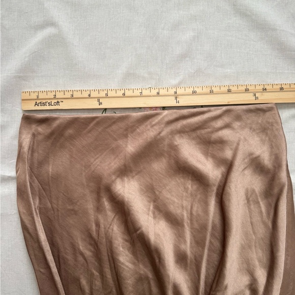 Madewell champagne/gold satin maxi slip skirt size 6 with slit - Picture 5 of 10